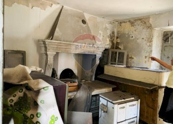 Portion of a house corso Italia, Capizzone - photo 6