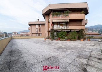 Quadrilocale Via Guglielmo Marconi, Gavirate - foto 1