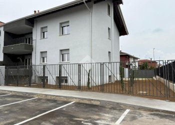 Three-room apartment Via Gorizia, Ossona - photo 1