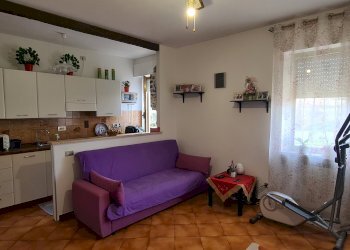 Cucina - Trilocale Castelletto Stura - foto 3