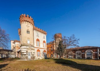 Castle Piazza Martiri della Libertà, Favria - photo 3