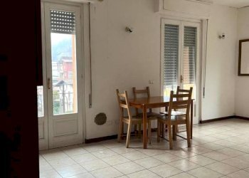 Salone - Two-room apartment via Nazionale, Caino - photo 6