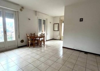 Stanza non arredata - Two-room apartment via Nazionale, Caino - photo 9