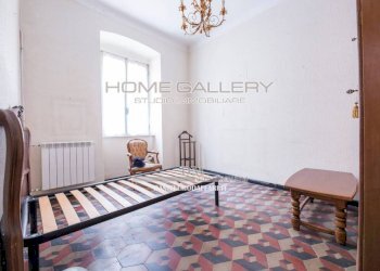 Camera da letto - Bilocale via Ponterotto, Genova (zona Marassi) - foto 9