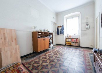 Stanza arredata - Bilocale via Ponterotto, Genova (zona Marassi) - foto 26