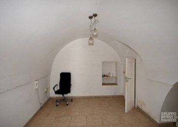 Stanza non arredata - Magazzino corso giuseppe garibaldi ostuni, Cisternino - foto 3