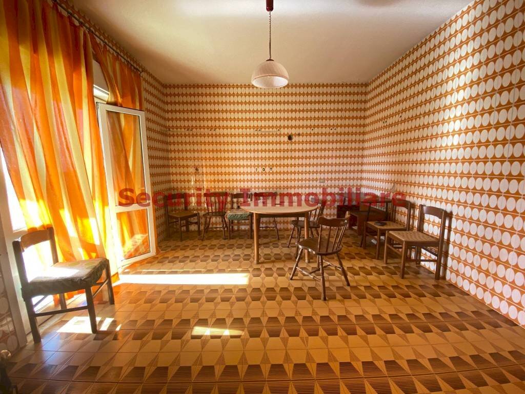 Stanza arredata - Appartamento contrada Sovareto, Sciacca - foto 3