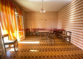 Stanza arredata - Appartamento contrada Sovareto, Sciacca - foto 3