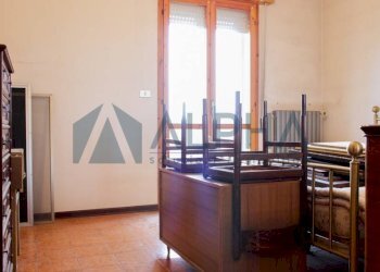 Stanza arredata - Quadrilocale via Gioacchino Rossini, Roncofreddo - foto 16