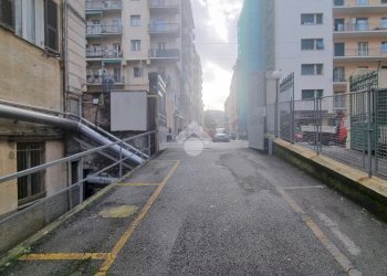 Posto Auto Corso Alessandro de Stefanis, Genova (zona Marassi) - foto 8