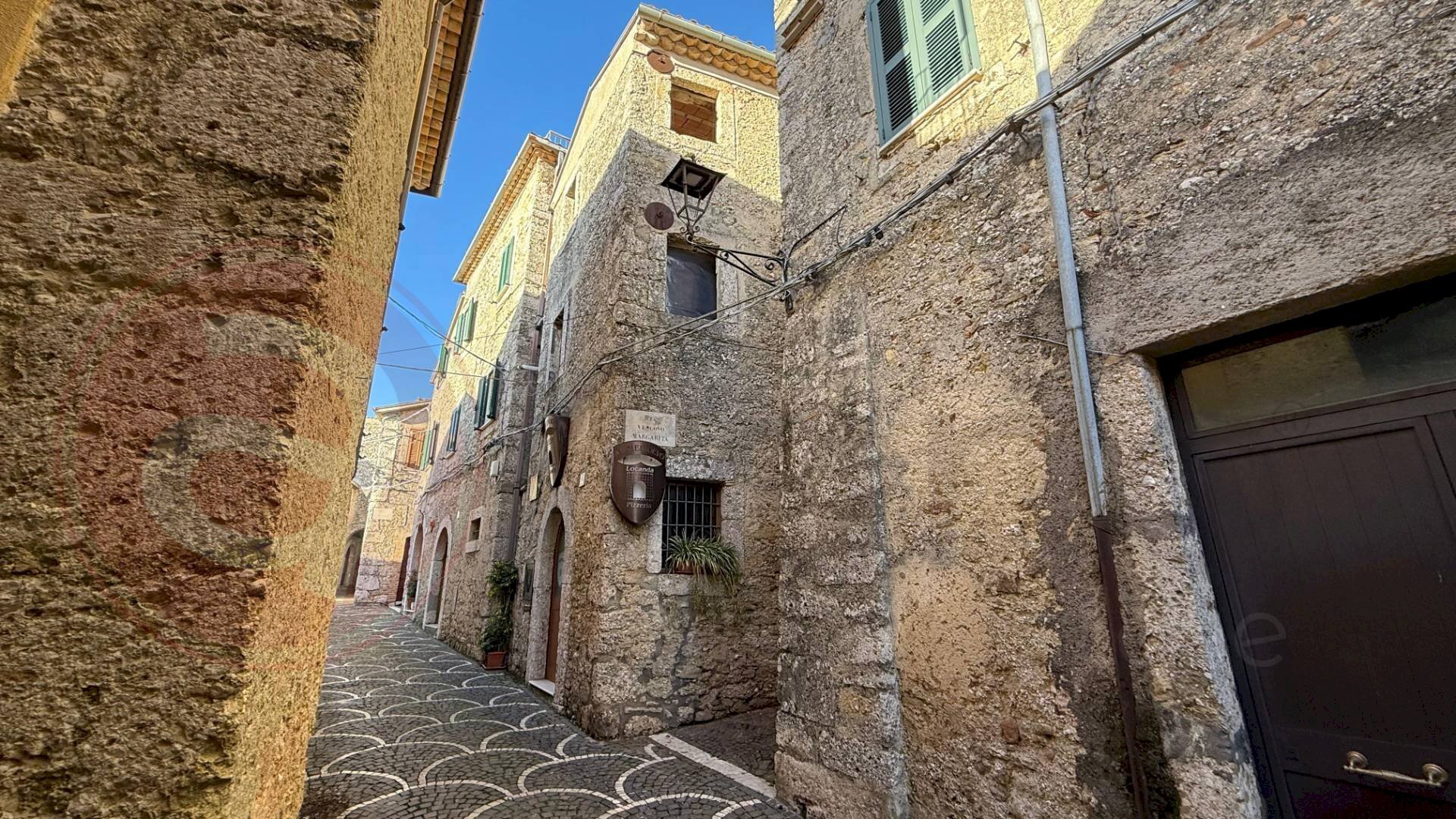 Stable - Palace Via Vescovo Cassiodoro Margarita, Santopadre - photo 1