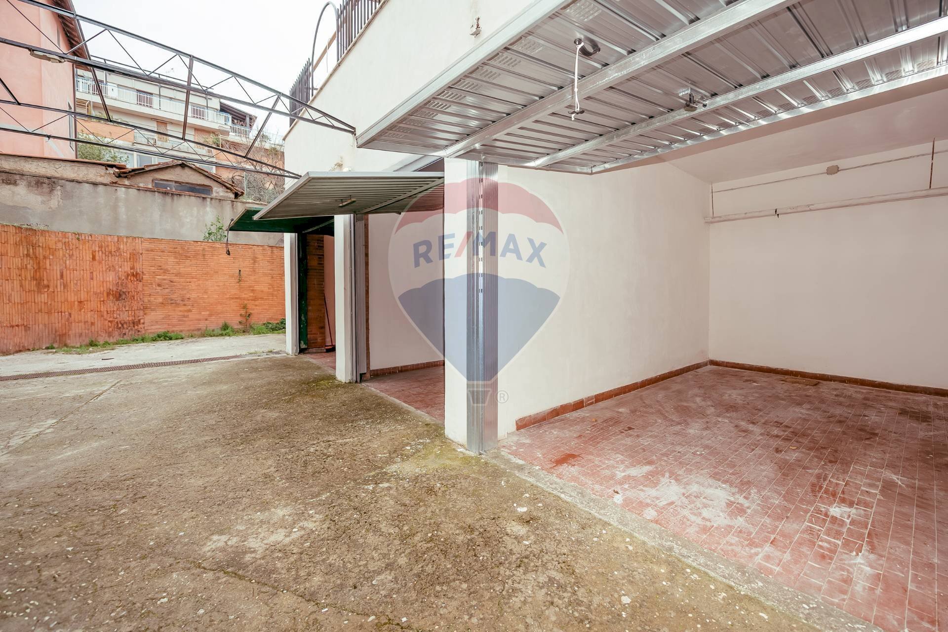 Box Via Diano Marina, Roma (neighborhood Torrevecchia) - photo 1