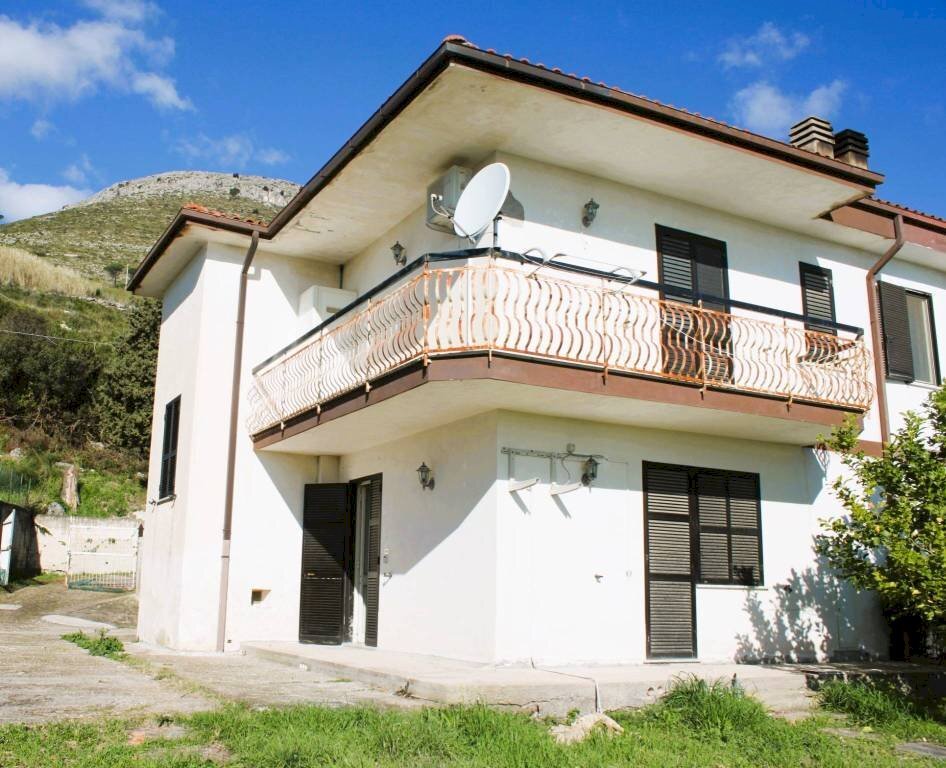 Facciata - Villa via Saturnia, Spigno Saturnia - foto 2