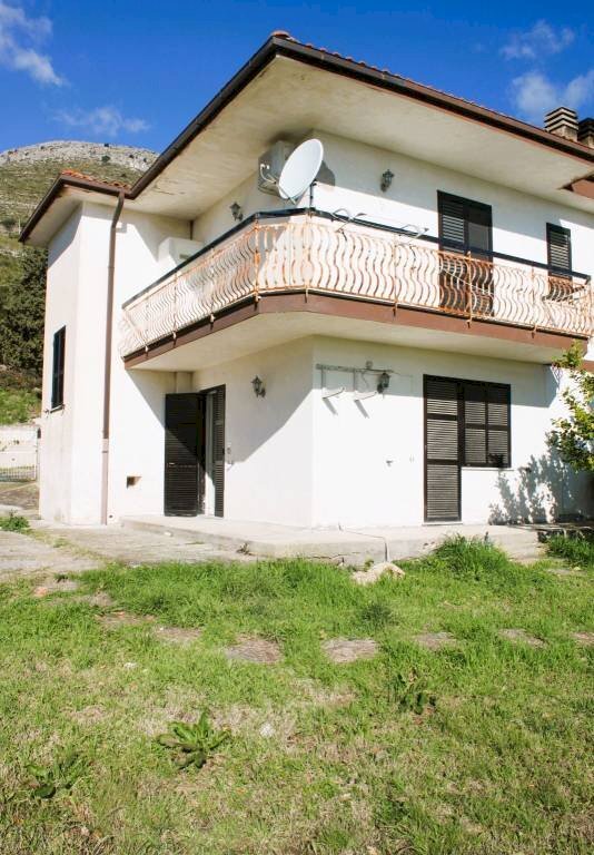 Facciata - Villa via Saturnia, Spigno Saturnia - foto 3