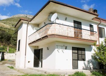 Facciata - Villa via Saturnia, Spigno Saturnia - foto 2