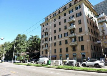 Facciata - Trilocale via Gerolamo Pittaluga, 4, Genova (zona Sampierdarena) - foto 1