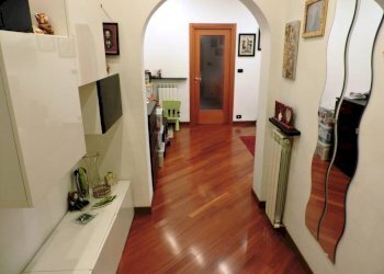 Interno appartamento - Trilocale via Gerolamo Pittaluga, 4, Genova (zona Sampierdarena) - foto 4