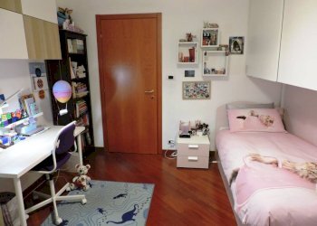 Camera da letto - Trilocale via Gerolamo Pittaluga, 4, Genova (zona Sampierdarena) - foto 22
