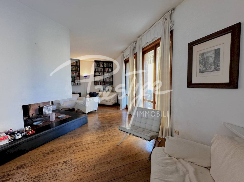 Salone - Apartment via Agostino Falconi, La Spezia - photo 2