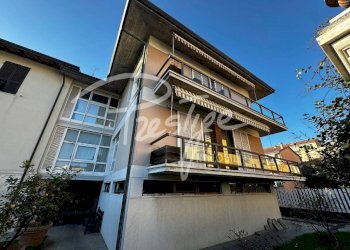 Facciata - Appartamento via Agostino Falconi, La Spezia - foto 6