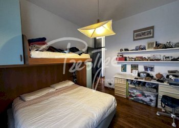 Camera da letto - Appartamento via Agostino Falconi, La Spezia - foto 14
