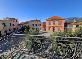 Two-room apartment Piazza Fratelli Ruffini, Castellaro - photo 1