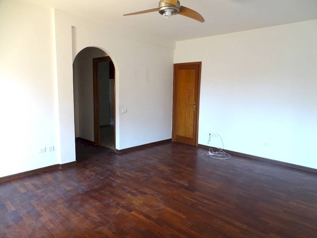 Four-room apartment Terni - photo 2