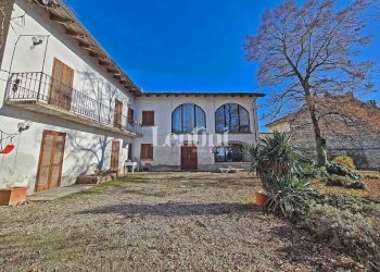 Cortile interno - Rustico via Giuseppe Mazzini, 42, Frassinello Monferrato - foto 4