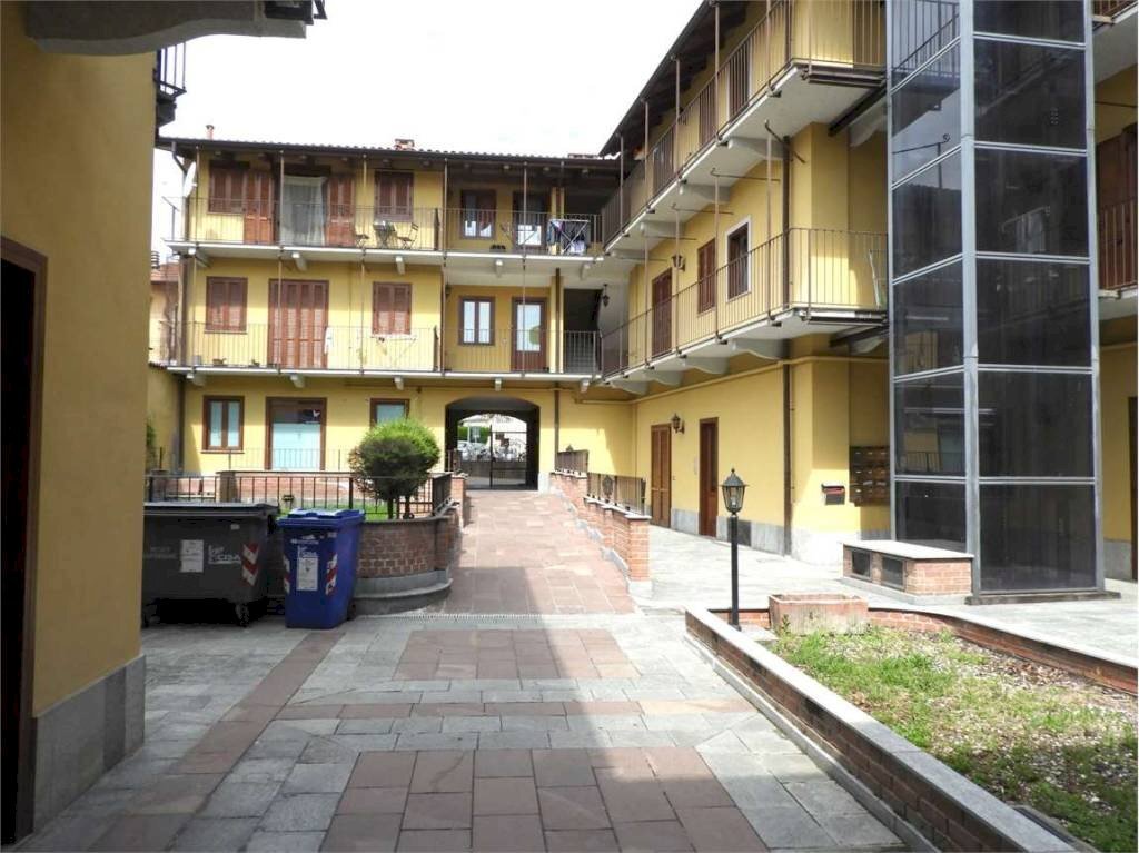 Facciata - Monolocale via DON LORENZO GIORDANO, 41, Ciriè - foto 1