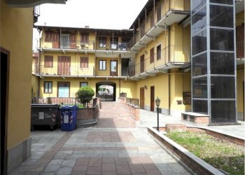 Facciata - Monolocale via DON LORENZO GIORDANO, 41, Ciriè - foto 1