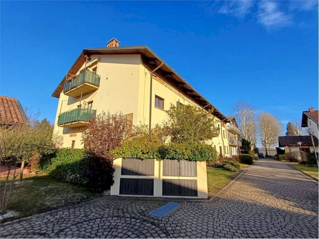 Facciata - Quadrilocale strada San Giovanni, 21, San Carlo Canavese - foto 1