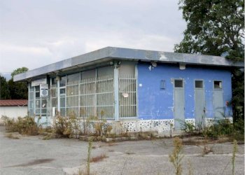 Facciata - Negozio strada provinciale Lanzo Torino, 50, Balangero - foto 7