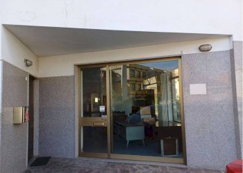 Facciata - Negozio via Prever, 50, Ciriè - foto 3