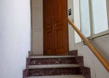 Interno palazzo - Edicole - Edicole con Chiosco via Vittorio Emanuele, 64, Ciriè - foto 8