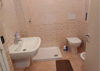 Bagno - Edicole - Edicole con Chiosco via Vittorio Emanuele, 64, Ciriè - foto 9