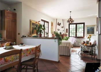 Cucina vista soggiorno - Villa frazione San Bernardo, 54, Corio - photo 8