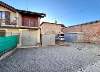 Cortile interno - Casa indipendente via Mario Rosso, 30, Beinette - foto 6