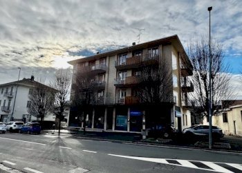 Facciata - Shop via Milano, 74, Vigliano Biellese - photo 40