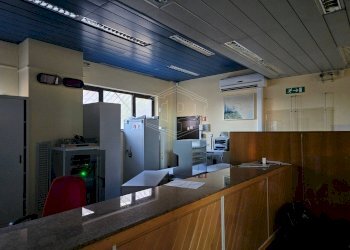 Locale Commerciale Piazza del Sole, Finale Ligure - foto 8