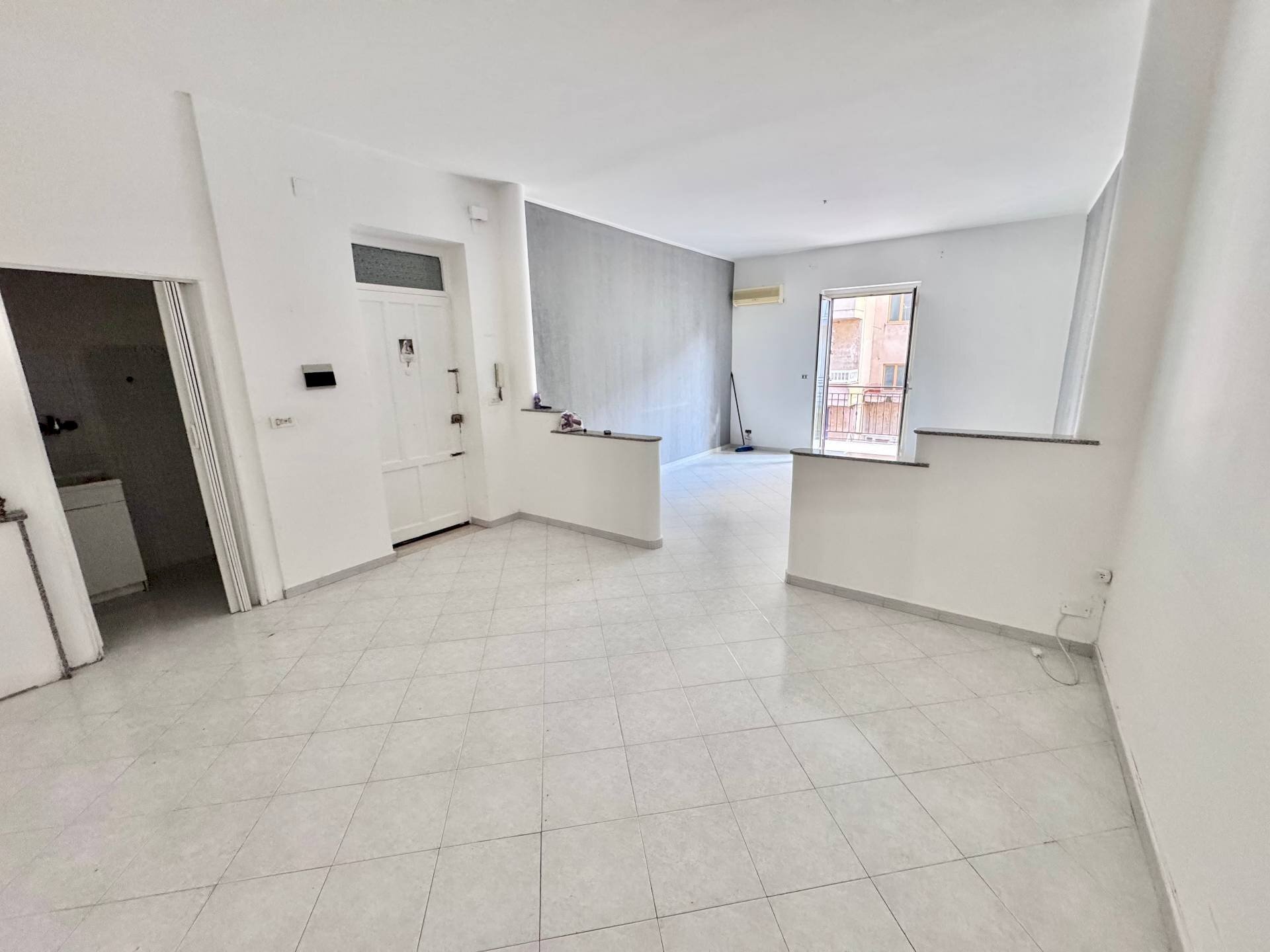 Three-room apartment Via Giovanni Gorgone, Palermo - photo 2