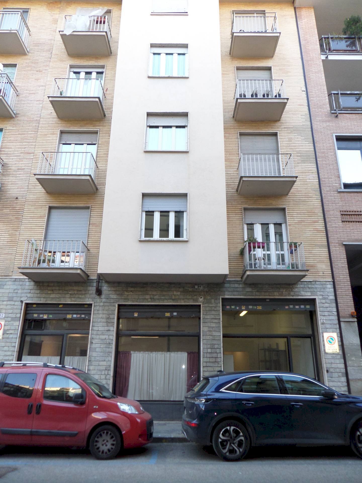 Laboratorio Via Vecellio Tiziano, Torino (zona San Salvario) - foto 3