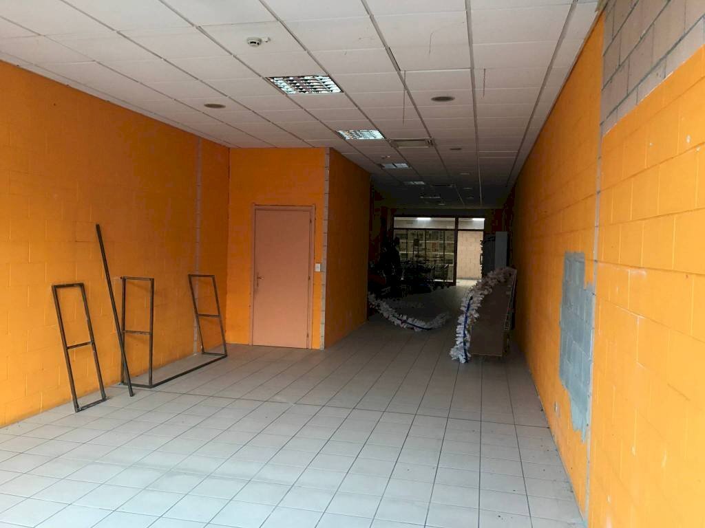 Interno non residenziale - Shop via Moncenisio, 10, Sant'Antonino di Susa - photo 3