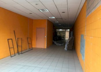 Interno non residenziale - Shop via Moncenisio, 10, Sant'Antonino di Susa - photo 3