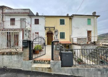 Facciata - Casa indipendente Monte Grimano Terme - foto 2