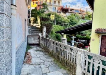 Cortile interno - Villa a Schiera Frazione Cerruti, 36, Valdilana - foto 5