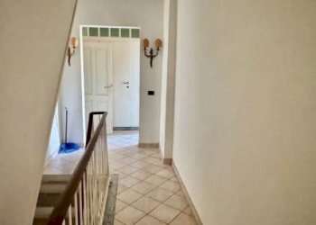 Corridoio - Villa a Schiera Frazione Cerruti, 36, Valdilana - foto 6