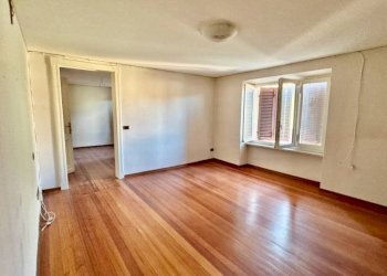 Camera da letto - Villa a Schiera Frazione Cerruti, 36, Valdilana - foto 16