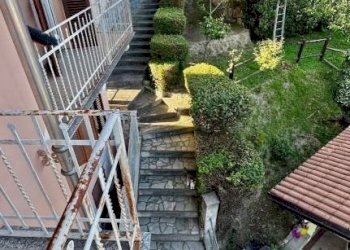 Cortile interno - Villa a Schiera Frazione Cerruti, 36, Valdilana - foto 18