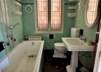 Bagno - Villa a Schiera Frazione Cerruti, 36, Valdilana - foto 21