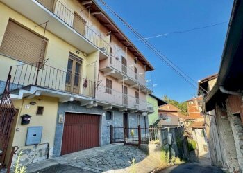 Facciata - Villa a Schiera Frazione Cerruti, 36, Valdilana - foto 33